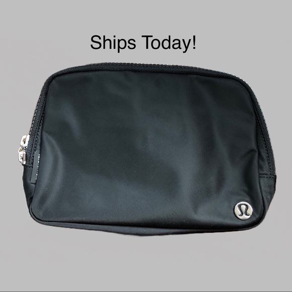 NWT LARGE 2L Lululemon Everywhere Belt Bag Black - Picture 2 of 10